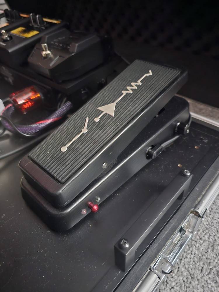 Dunlop MC404 CAE Custom Audio Electronics Wah Black