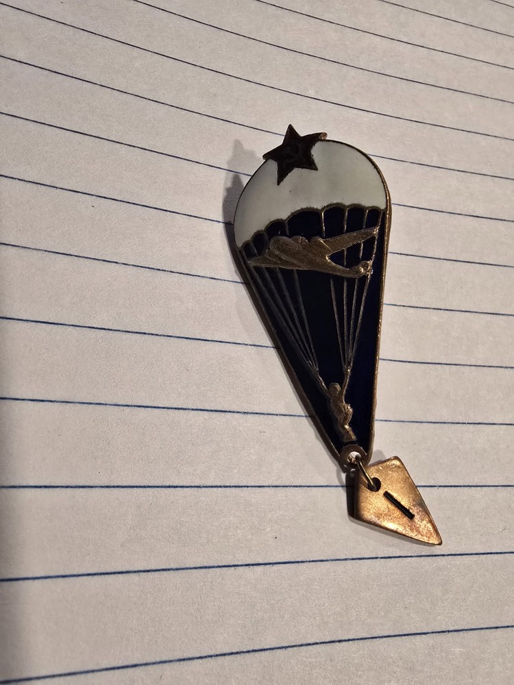 Soviet Russian Basic Parachute Jump Badge Airborne Paratrooper