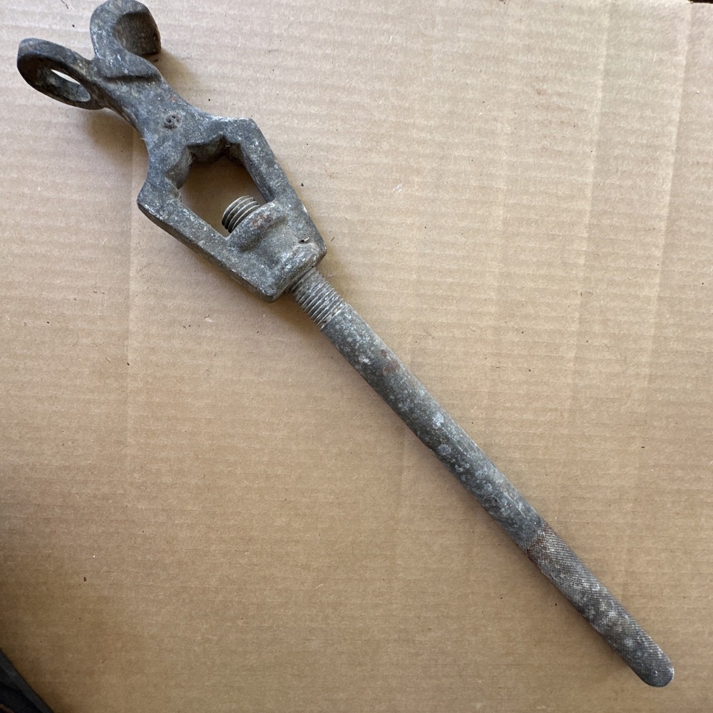 Trumbull Fire Hydrant Wrench Tool Knurled Handle Tool Vintage