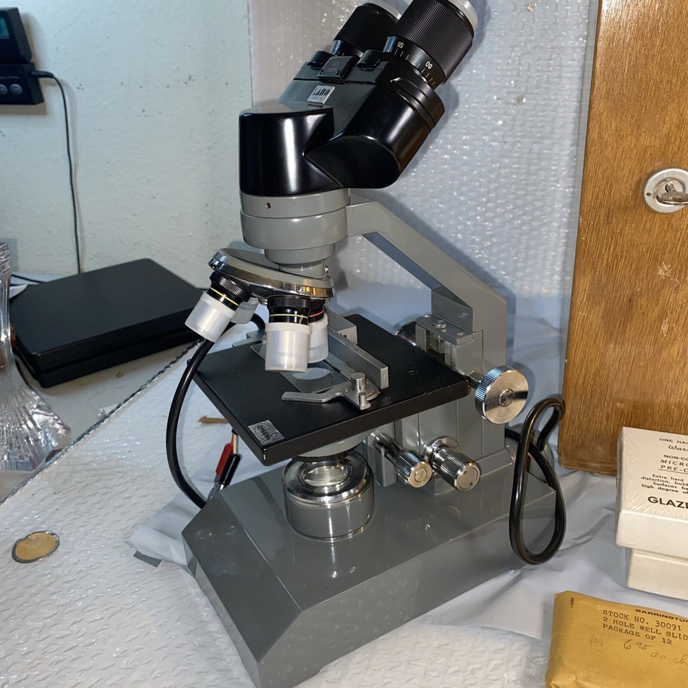 Vintage LaBo Research Microscope SL No. 03575 *read*