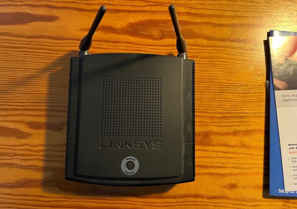 Cisco Linksys RangePlus MIMO Wireless Router WRT100