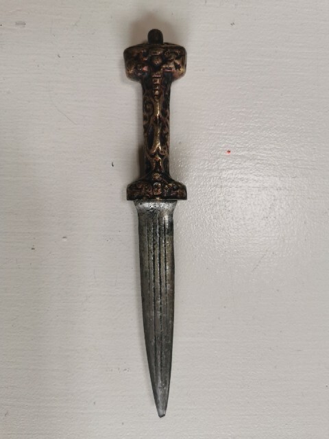 Original Gladiator Movie Prop Dagger