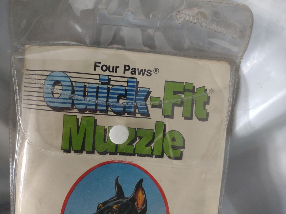 Four Paws, Dog Muzzle, Size 3, Quick Fit ,Medium