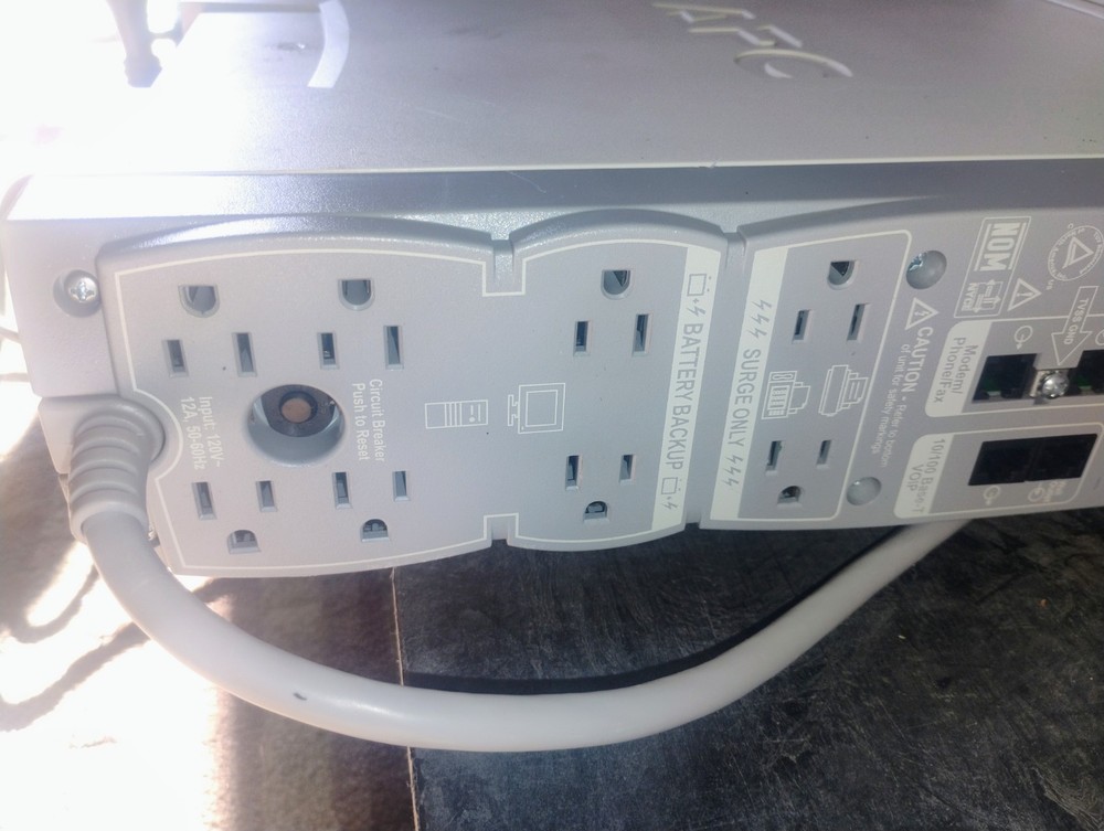 APC Back-UPS RS 1500 Uninterruptible Power Supply Needs Battery Replacement