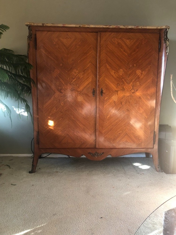 ANTIQUE ITALIAN ARMOIRE