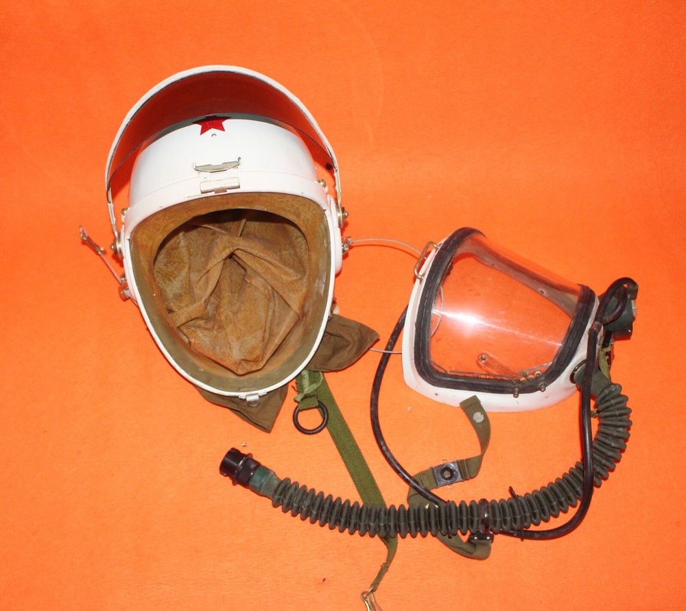 EARLY AIR FORCE MIG PILOT HIGH ALTITUDE HELMET