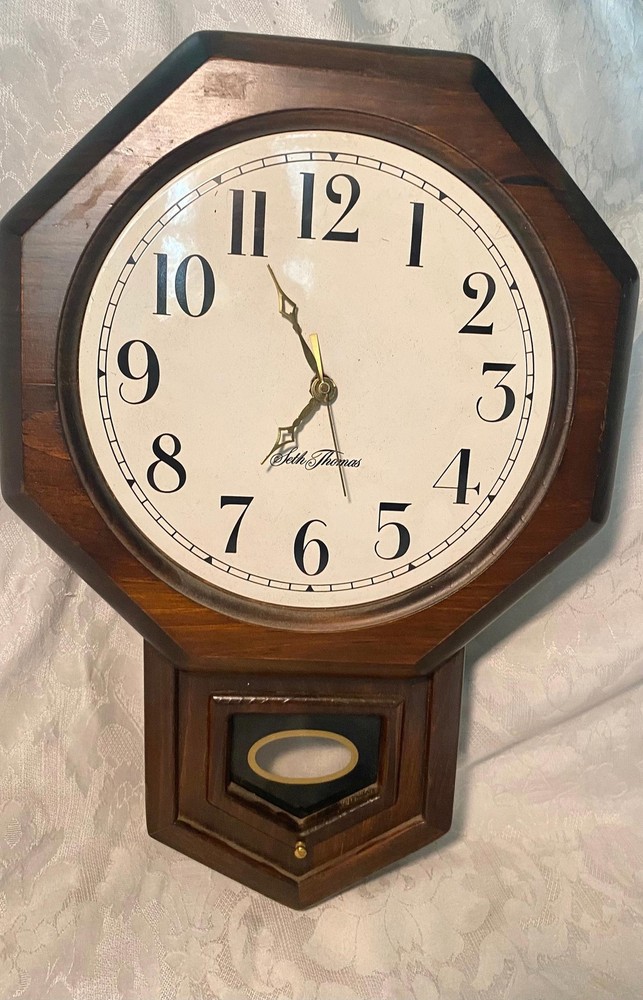 Vintage Seth Thomas Oak Hanging Wall Clock