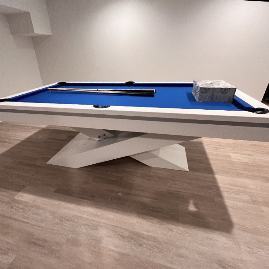 Modern Luxury pool table