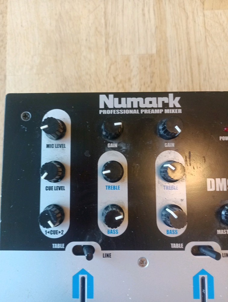 Numark DM925 Professional Preamp Mixer.