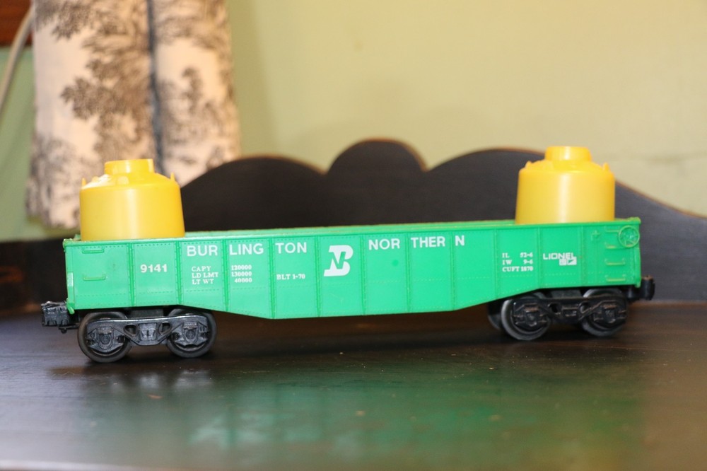 Lionel modern with set box, beautiful condition, smoke, light, forward/reversebx
