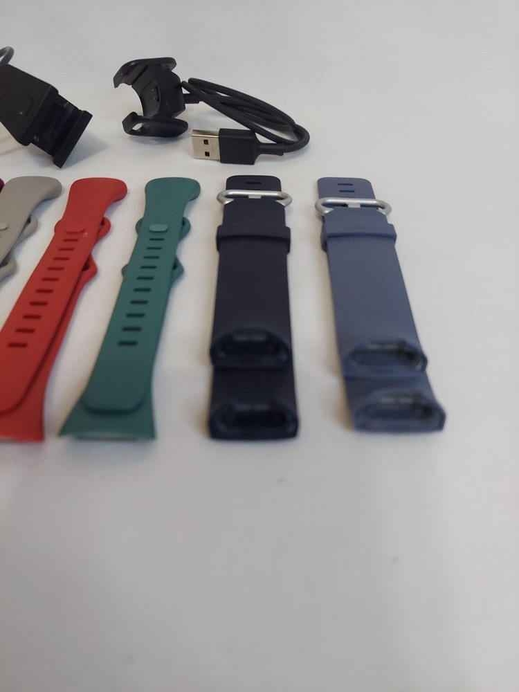 2 Fit Bits W/Chargers 9 Silicone Bands