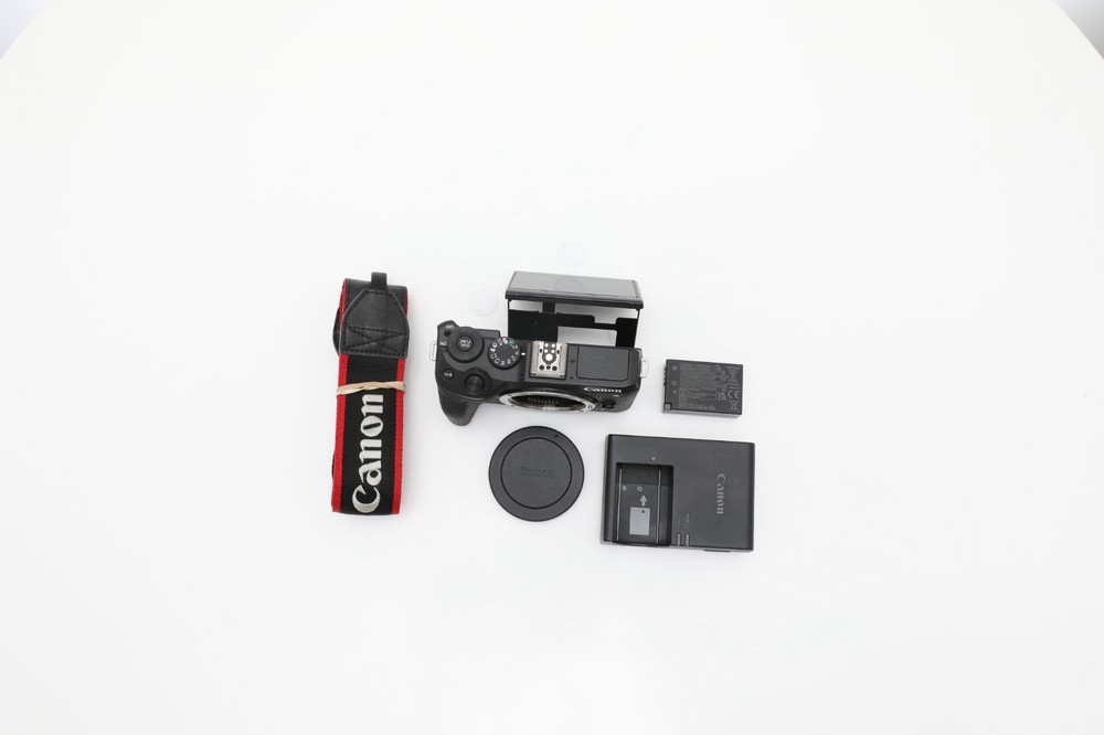 Canon EOS M6 Mark II Mirrorless - Fair Condition; Flash is nonfunctional Shutter