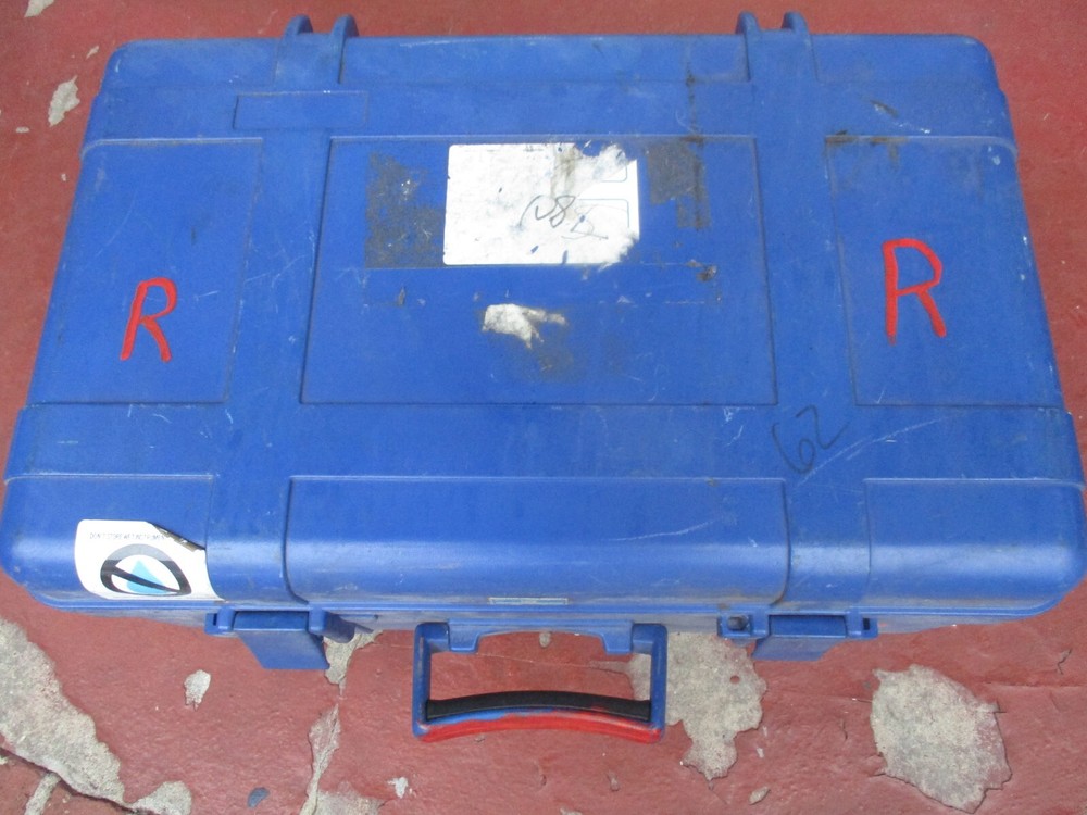 WORKS GOOD CUBIC PRECISION 71-2615 LASER WITH CASE
