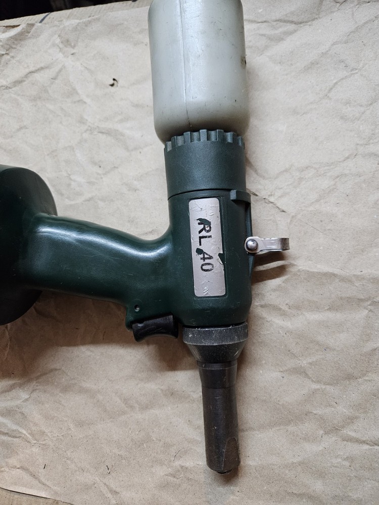pneumohydraulic rivet machine RIVETEC RL40