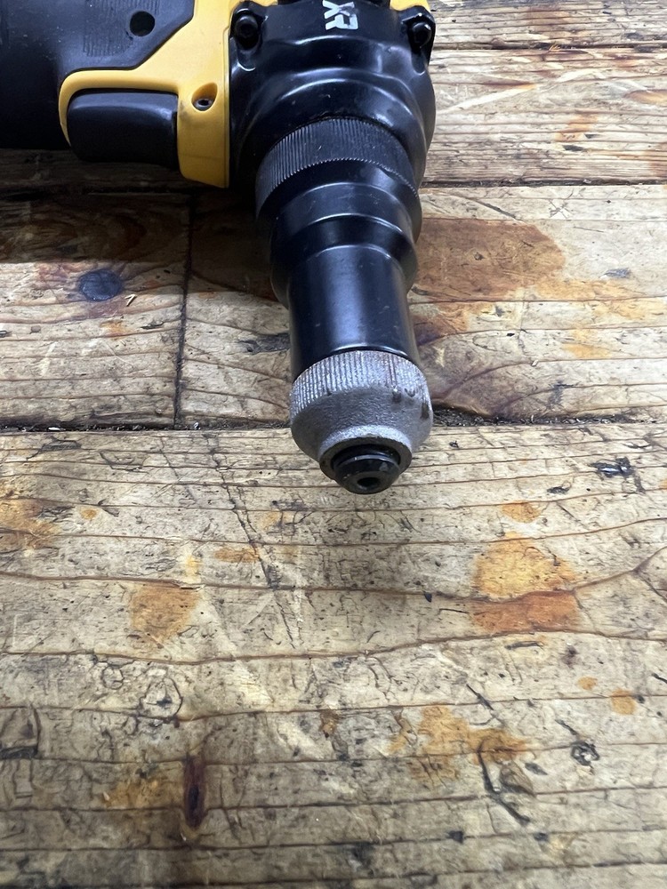 dewalt DCF403 Rivet Tool Set