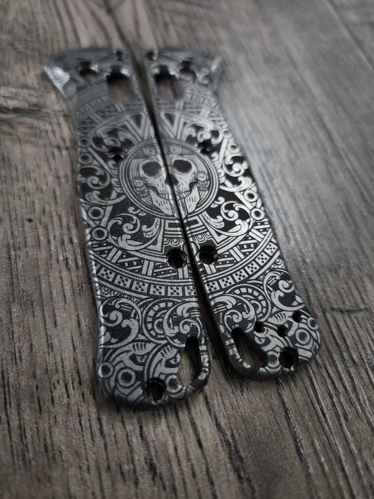 Bugout MINI Skull Aztec Calendar - Titanium Stonewashed Scales