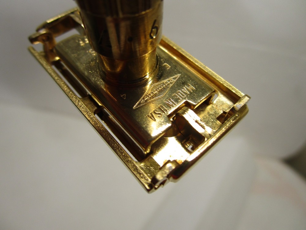 Vintage gold Gillette Executive Adjustable Razor E4 1959