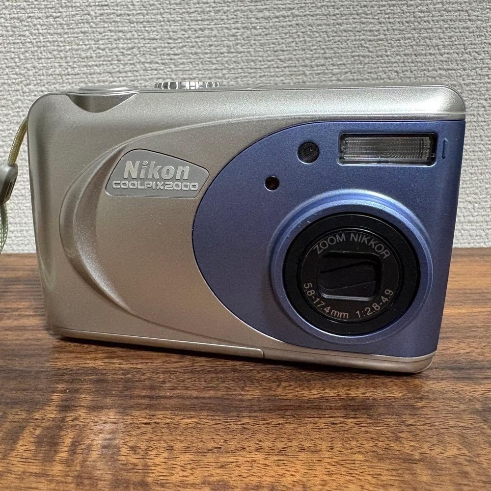 Nikon COOLPIX E2000 Compact Digital Camera Tested Zoom Flash AF Features