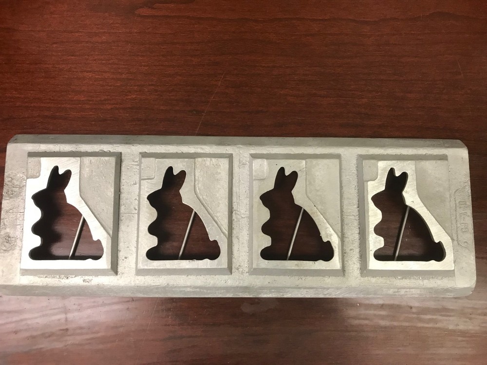 Champion Bunny Cookie Die - 3-1/16" T