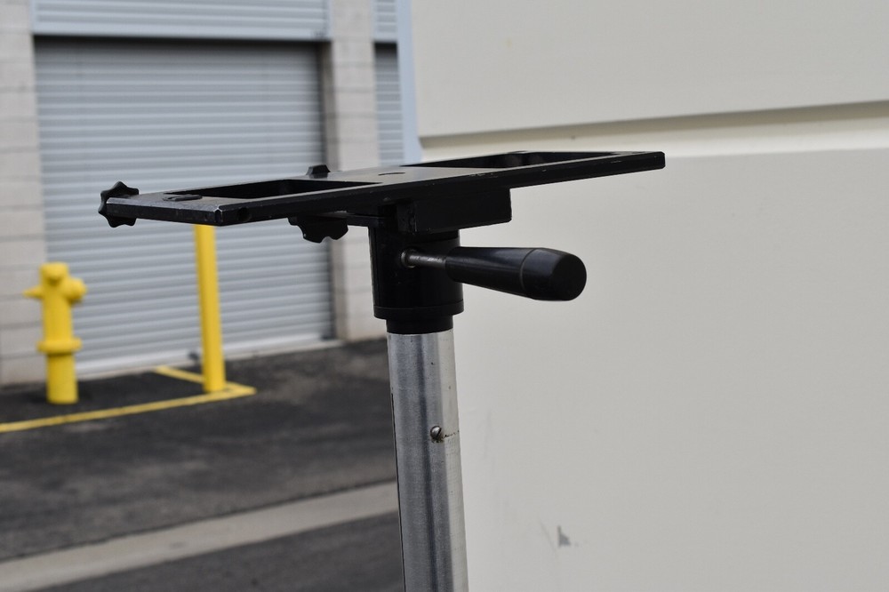 Renishaw tripod base