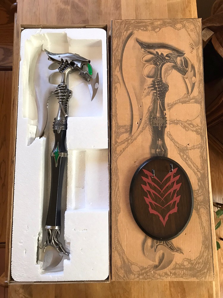 K Exclusive Alien Battle Axe