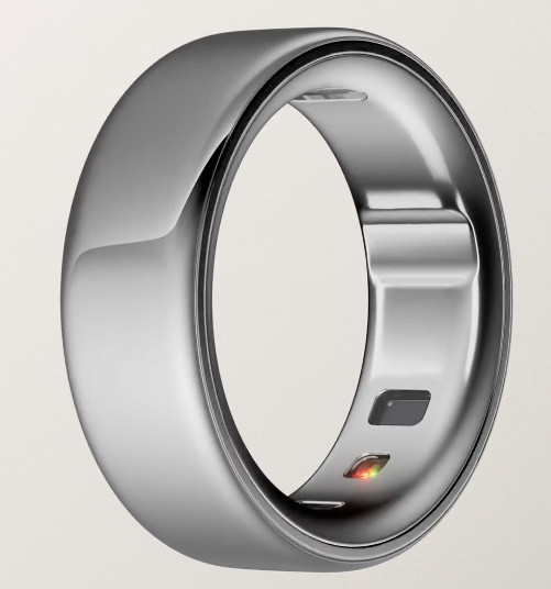 Oura Ring 4 Size 9 Silver GREAT CONDITION Used Lightly WITH CHARGER