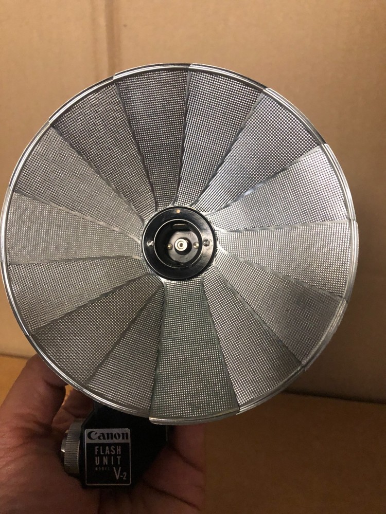 Canon Flash Unit Model V-2 + Leather Case