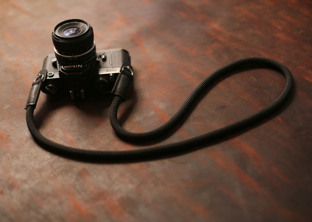 Windmup black leather black Climbing rope 10mm handmade Camera strap