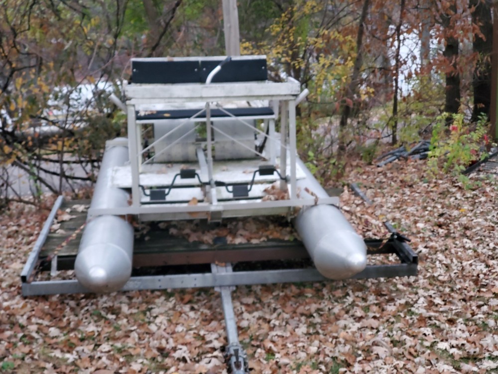 Paddle Boat And Lift 2 Person