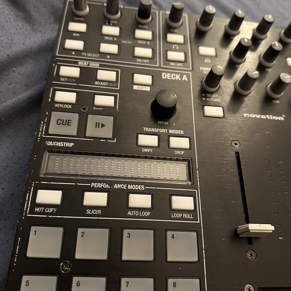 Novation Twitch Serato Itch DJ Controller