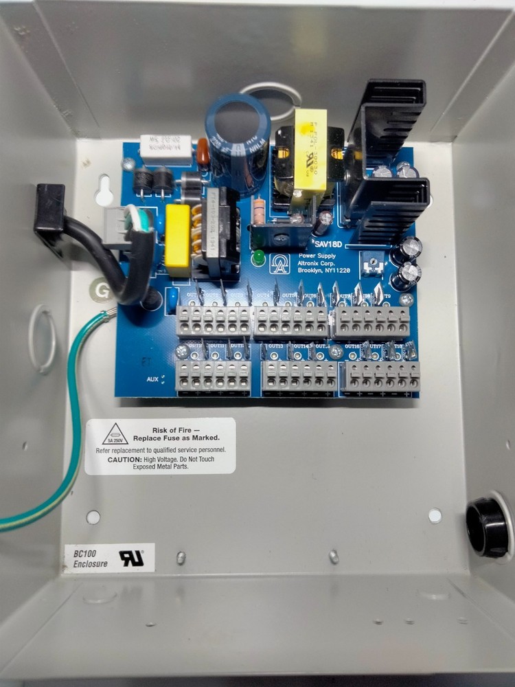 Altronix SAV18D DC CCTV Power Supply
