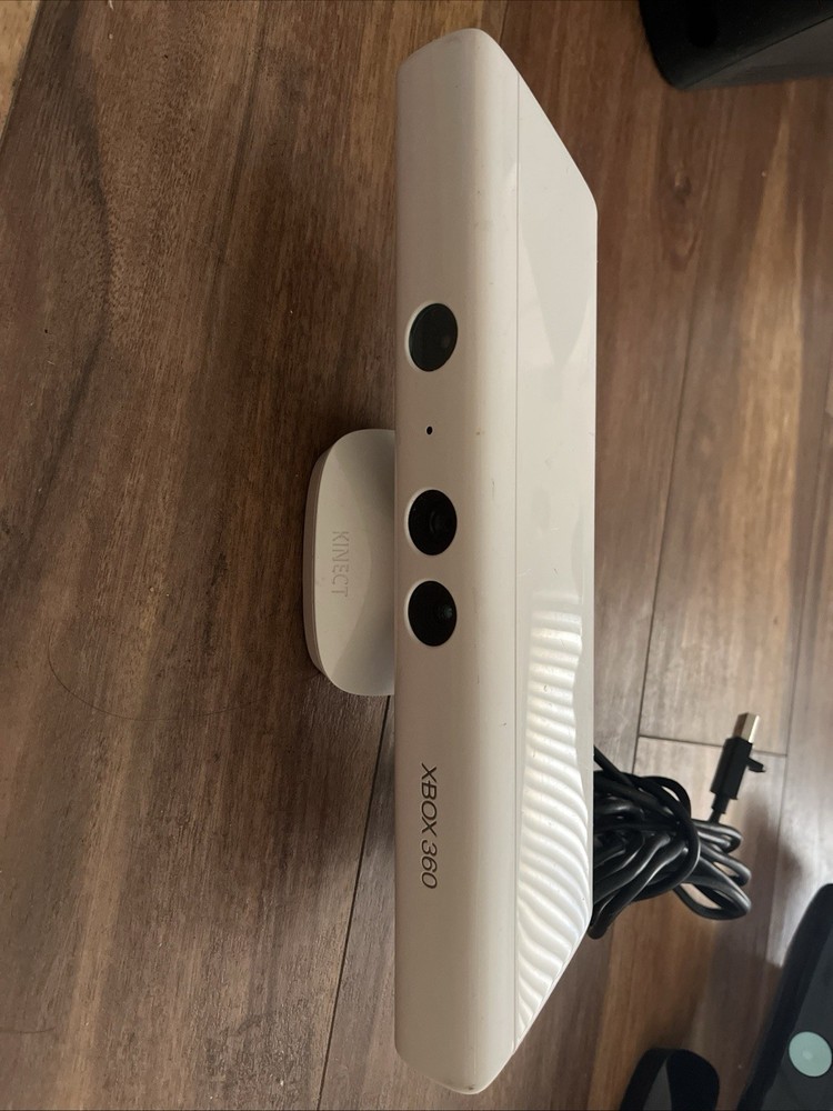 Genuine White Microsoft Xbox 360 Kinect Sensor - Model 1414 - Pre-owned