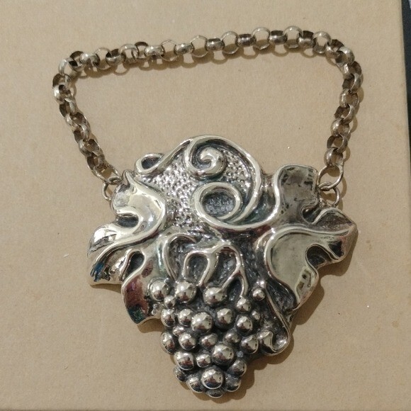 Caspi Judaica Sterling Silver Grape Cluster Wine Decanter Bottle Tag Label