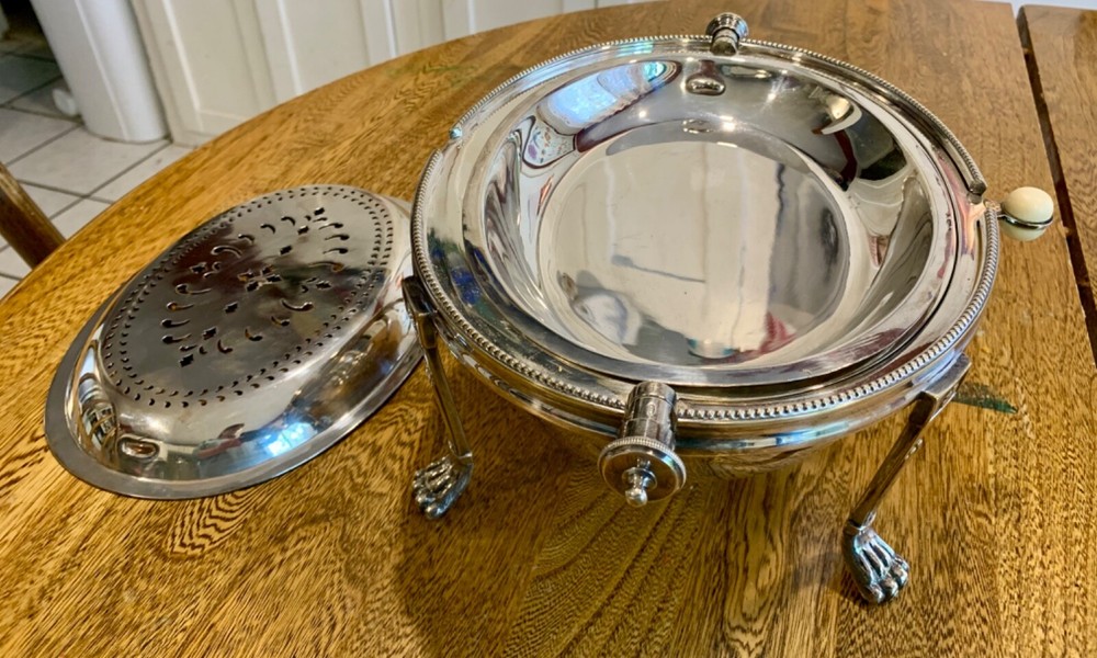 Walker & Hall Silverplate Revolving Domed Oval Warming Serving Dish