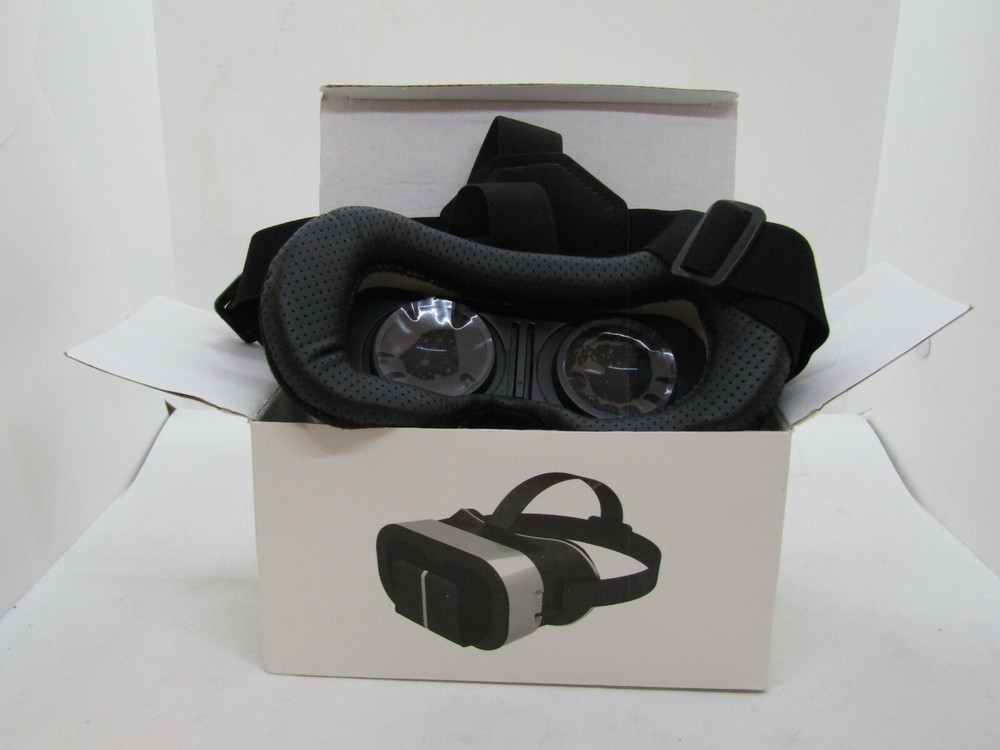 VR Park, Mobile Phone Virtual Reality Glasses with Bluetooth Remote Control.B111