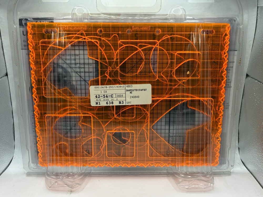 Fiskars Ultra ShapeXpress Starter Set 2 | Cuts Shapes And Borders Easily!