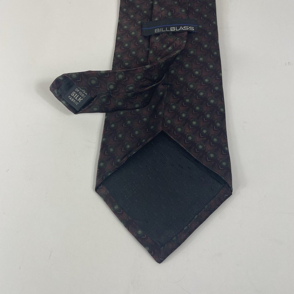 Bill Blass Silk Tie.