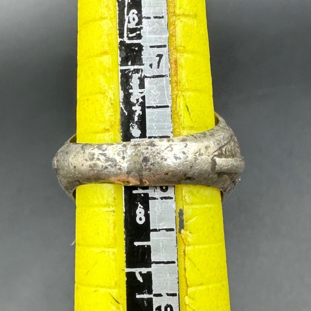 Wonderful unique ancient Roman solid silver gem stone ring