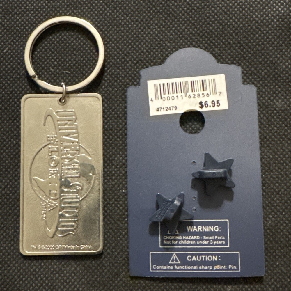 Men In Black Alien Attack Keychain & Pin MIB Universal Studios Florida
