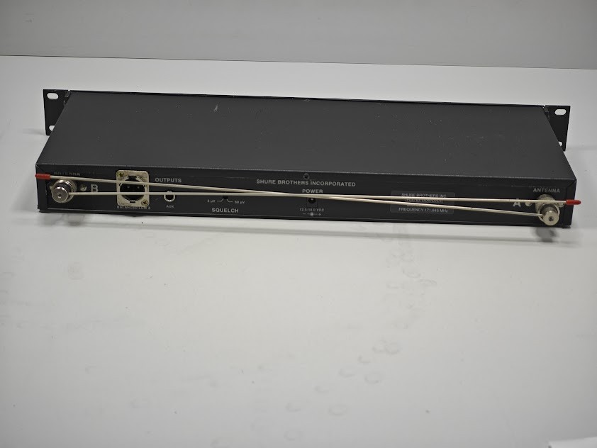 Shure L4 Diversity Wireless Receiver - Used, Fully Functional