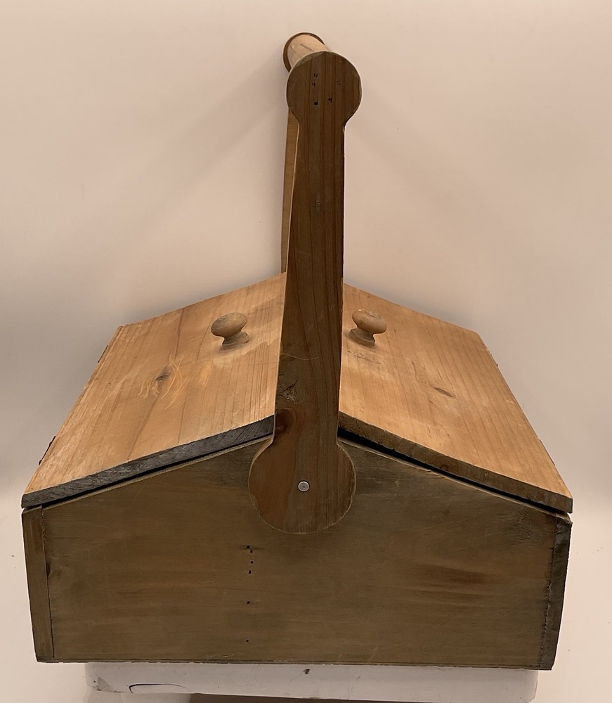 Ashland Hinged Divided Wood Container With Handle New