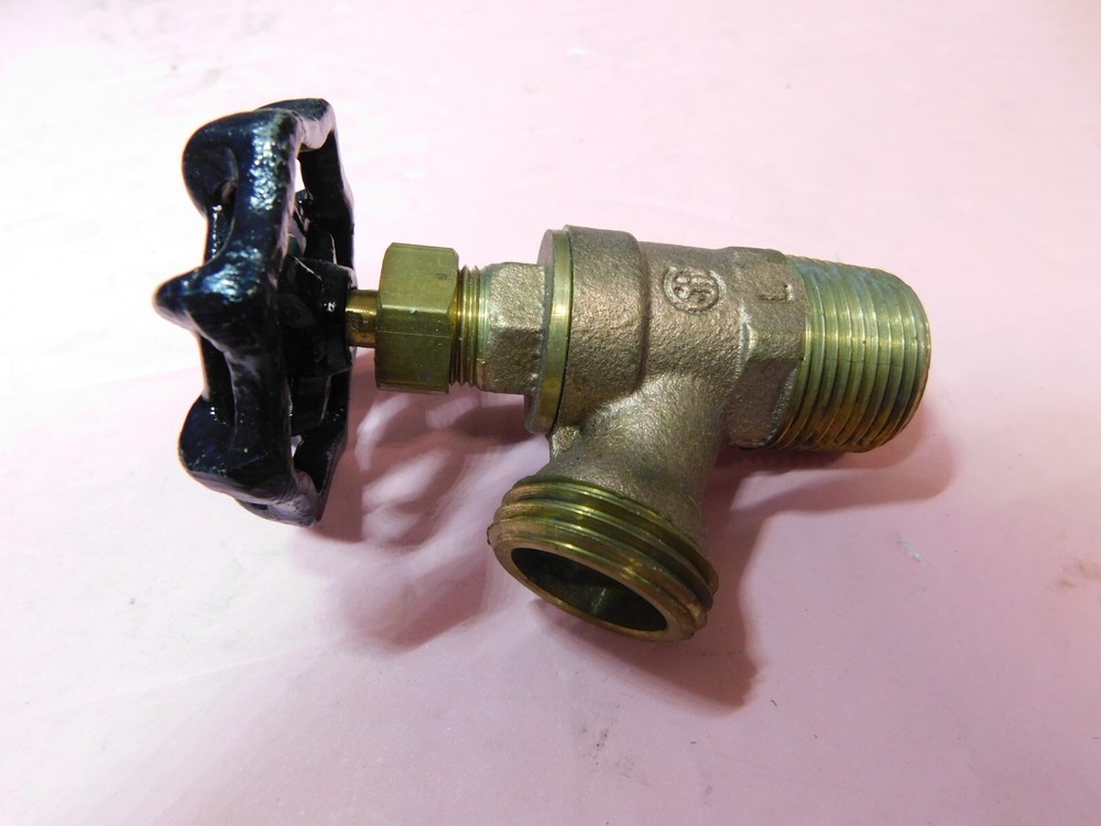 3/4 HOSE VALVE   --  BOX2936 D