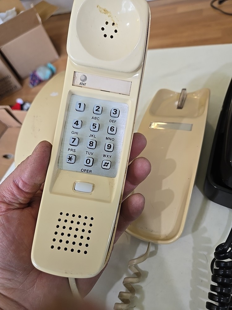 4-Vintage Phones Favorite Push Button Desk /wall. (E)