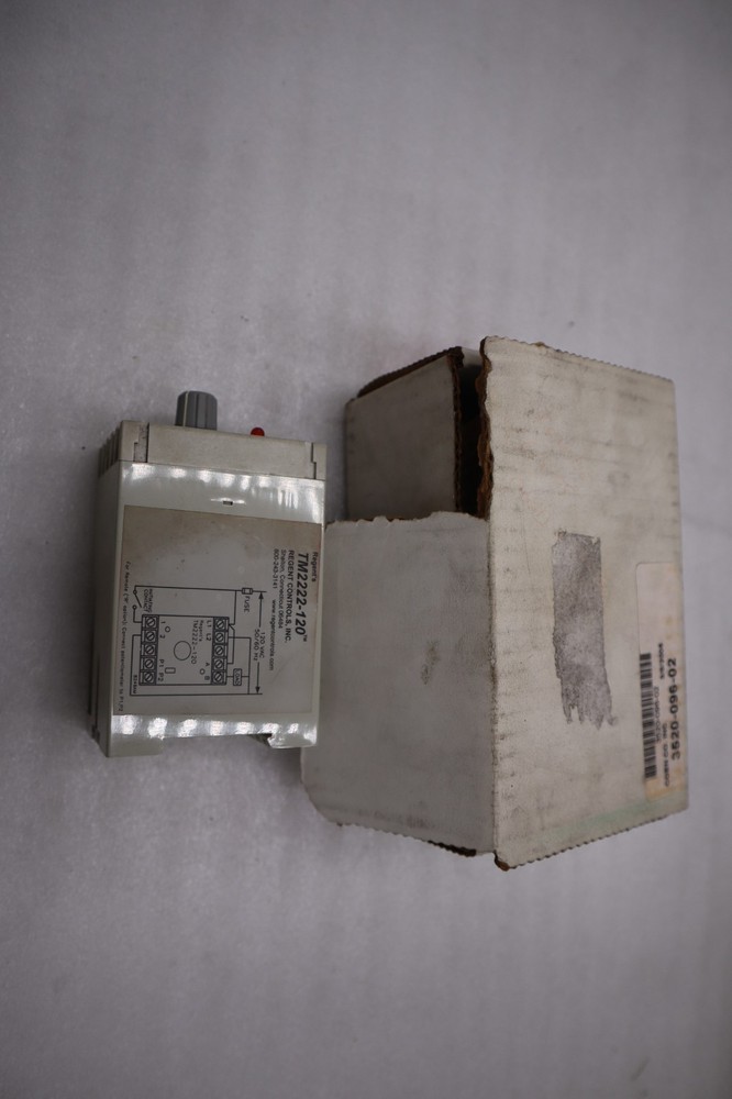 NEW OPEN BOX Regent Controls TM2222-120 Solid State Timer 120 STK 5628CC