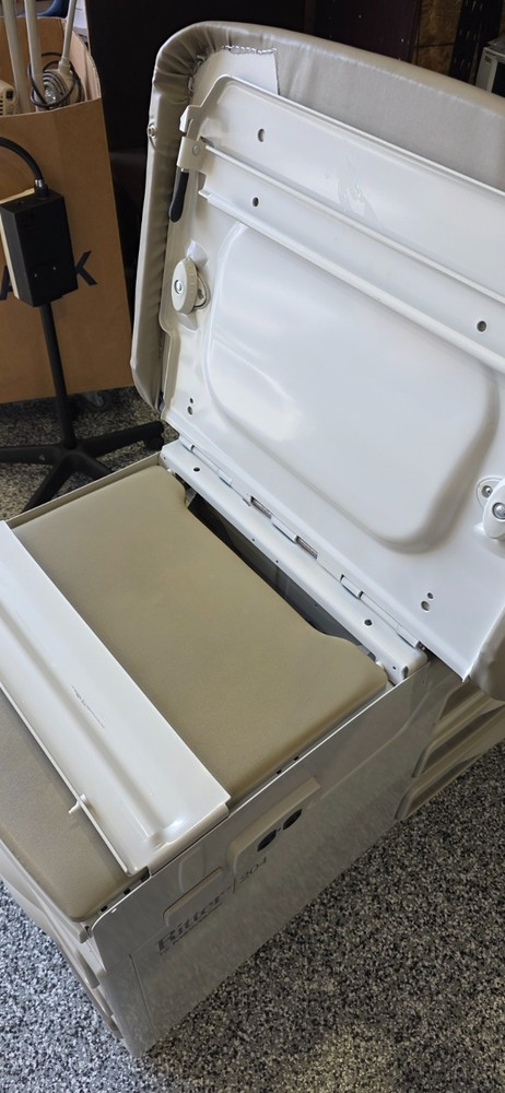 Midmark - Ritter 204 Exam Table