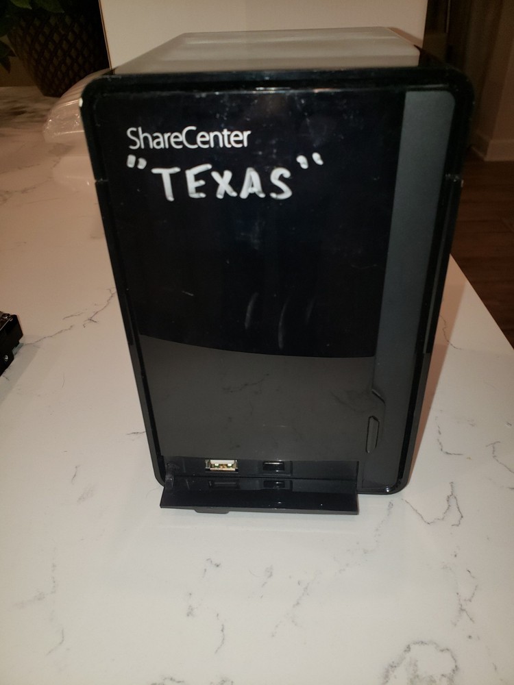 D-Link DNS-320/RE ShareCenter Network Attached Storage (NAS) Cloud Data Device