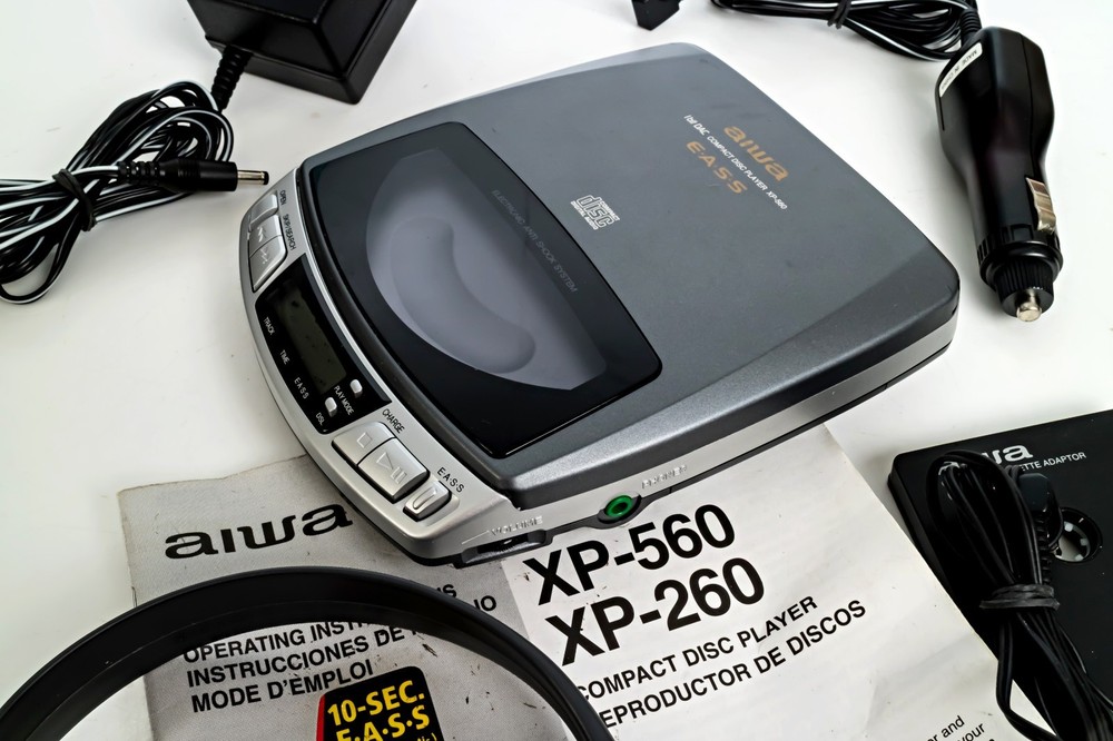 Aiwa Portable CD Compact Disc Player XP-560 EASS WORKS - LCD ISSUE