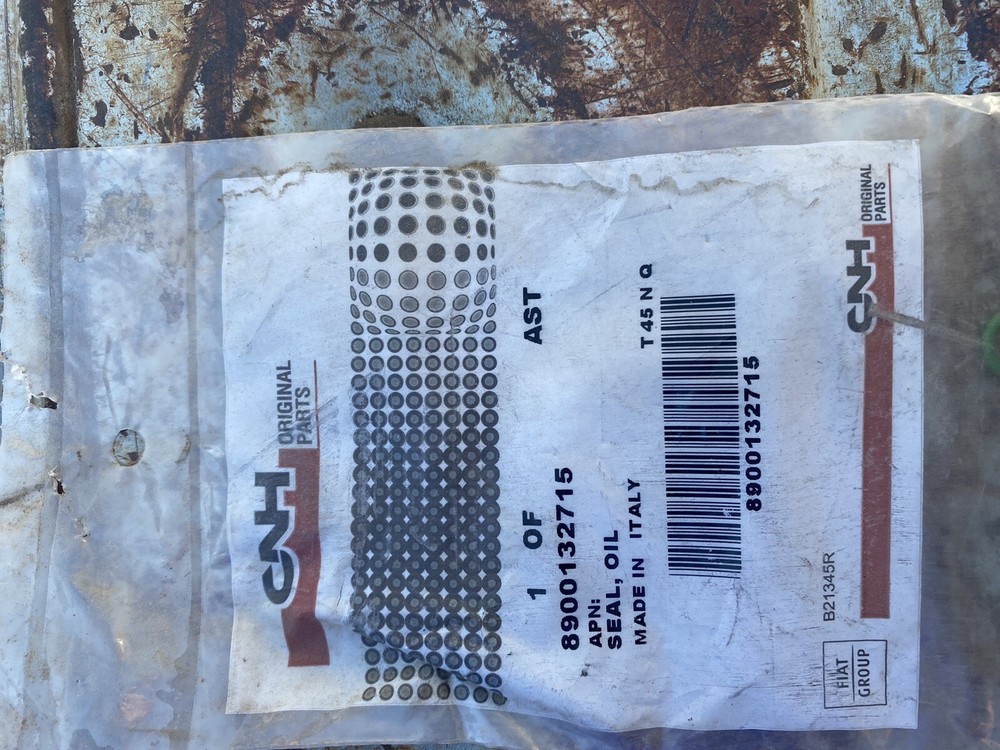 (MC6) Case Oil Seal 8900132715