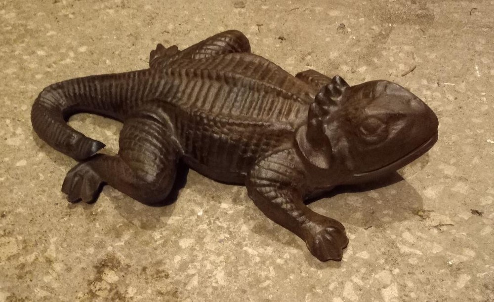 Lizard 15 Inch Cast Iron Pool Garden Yard Decor