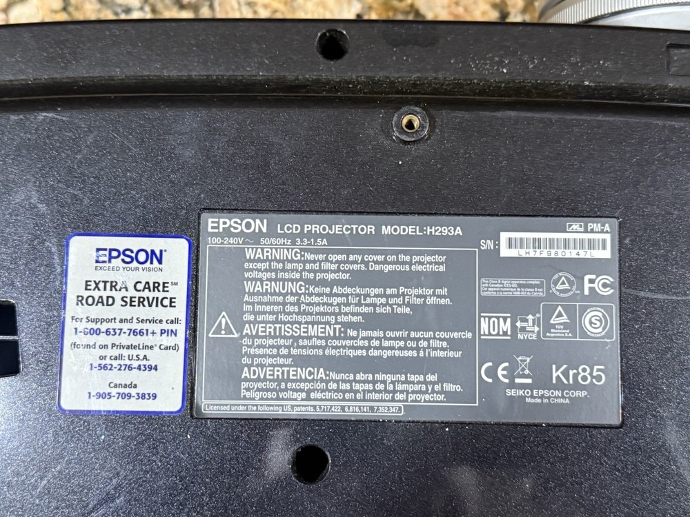 Epson LCD Projector H293A 1755 Hours with Remote